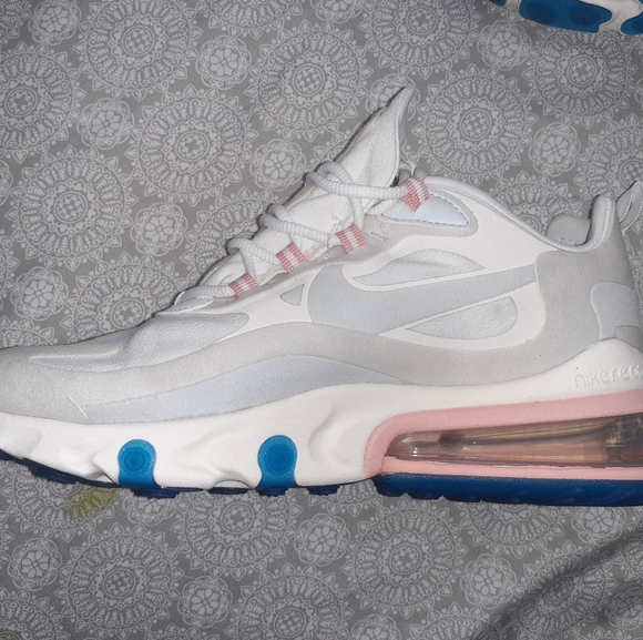Air 270 React Nike - Picture 2 of 4